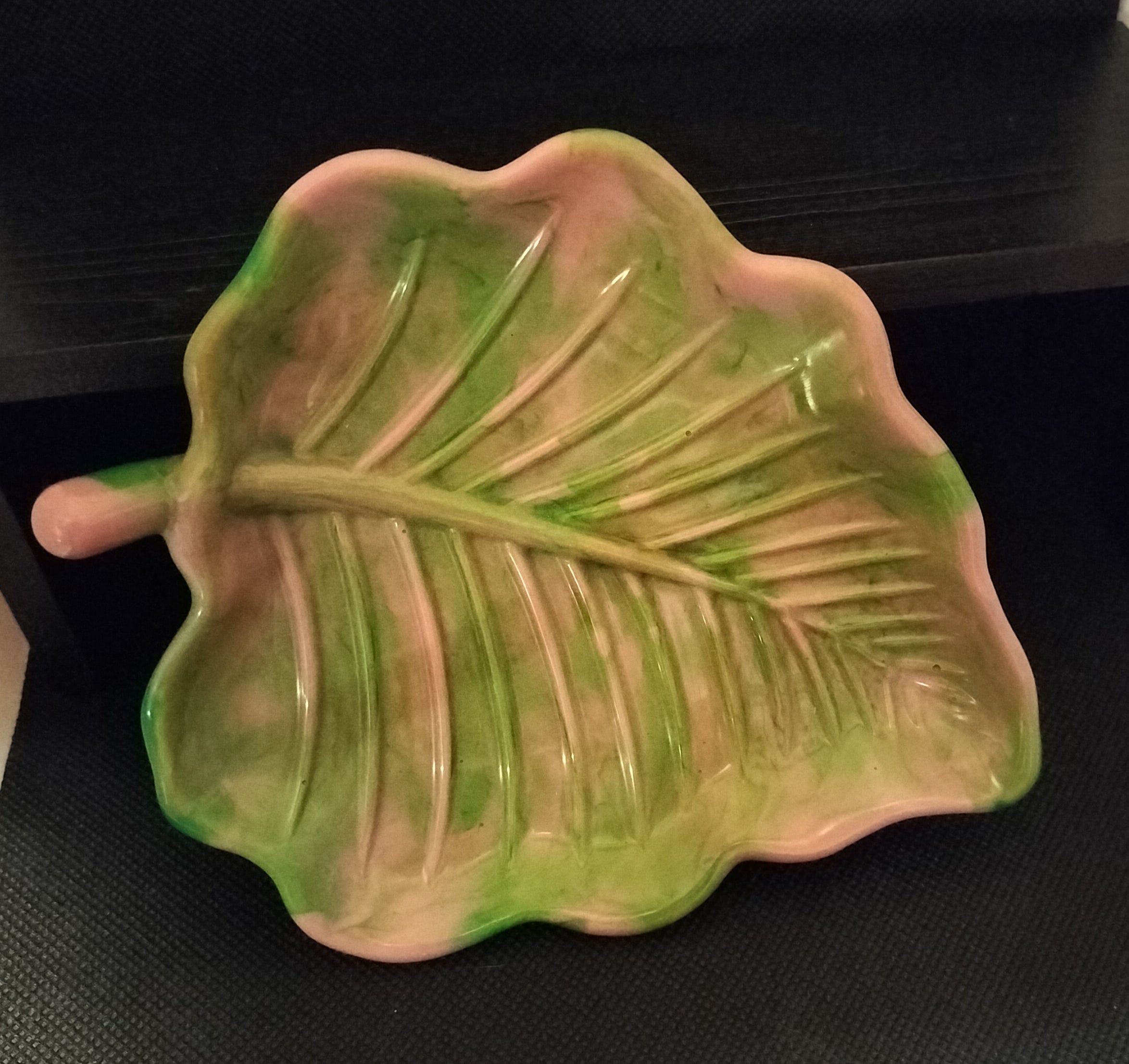 Pink / green Leaf Tray