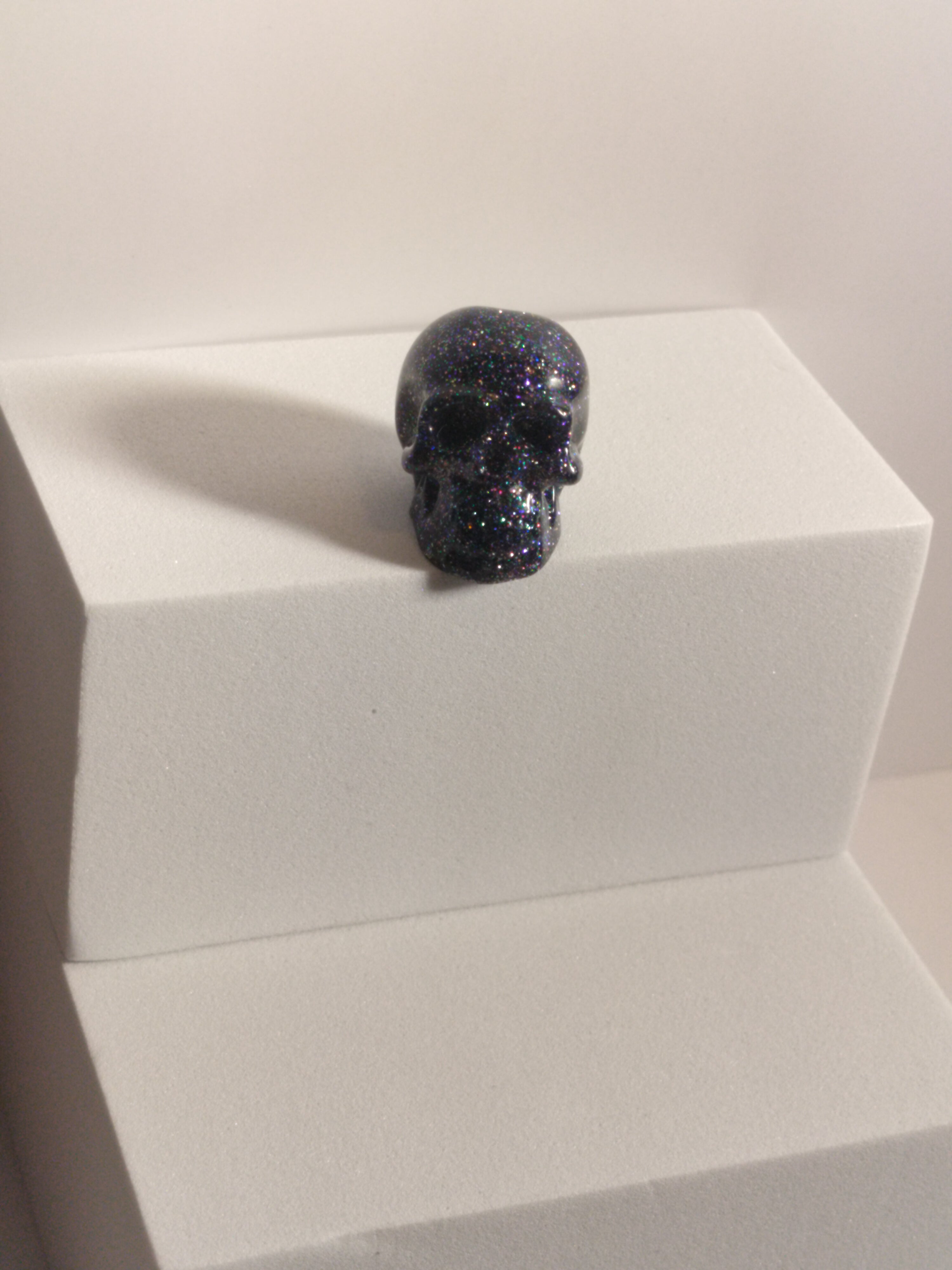Mini resin skull