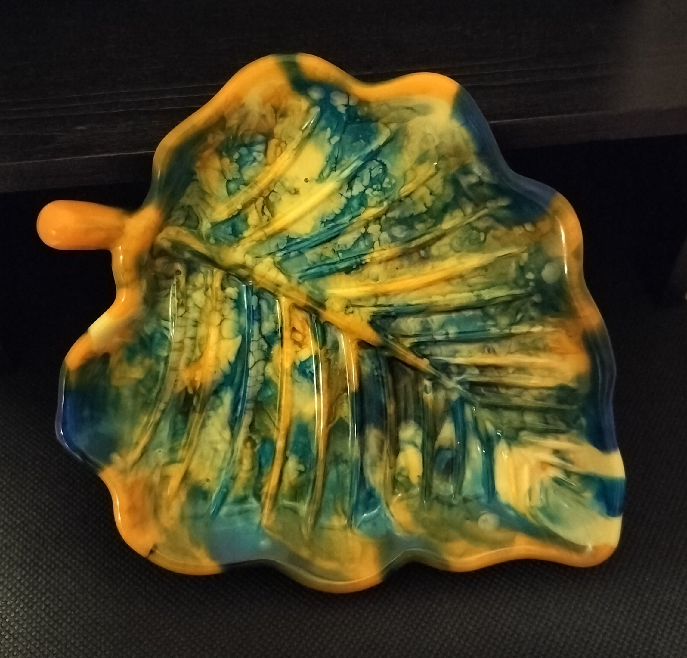 Blue, white, orange leaf tray