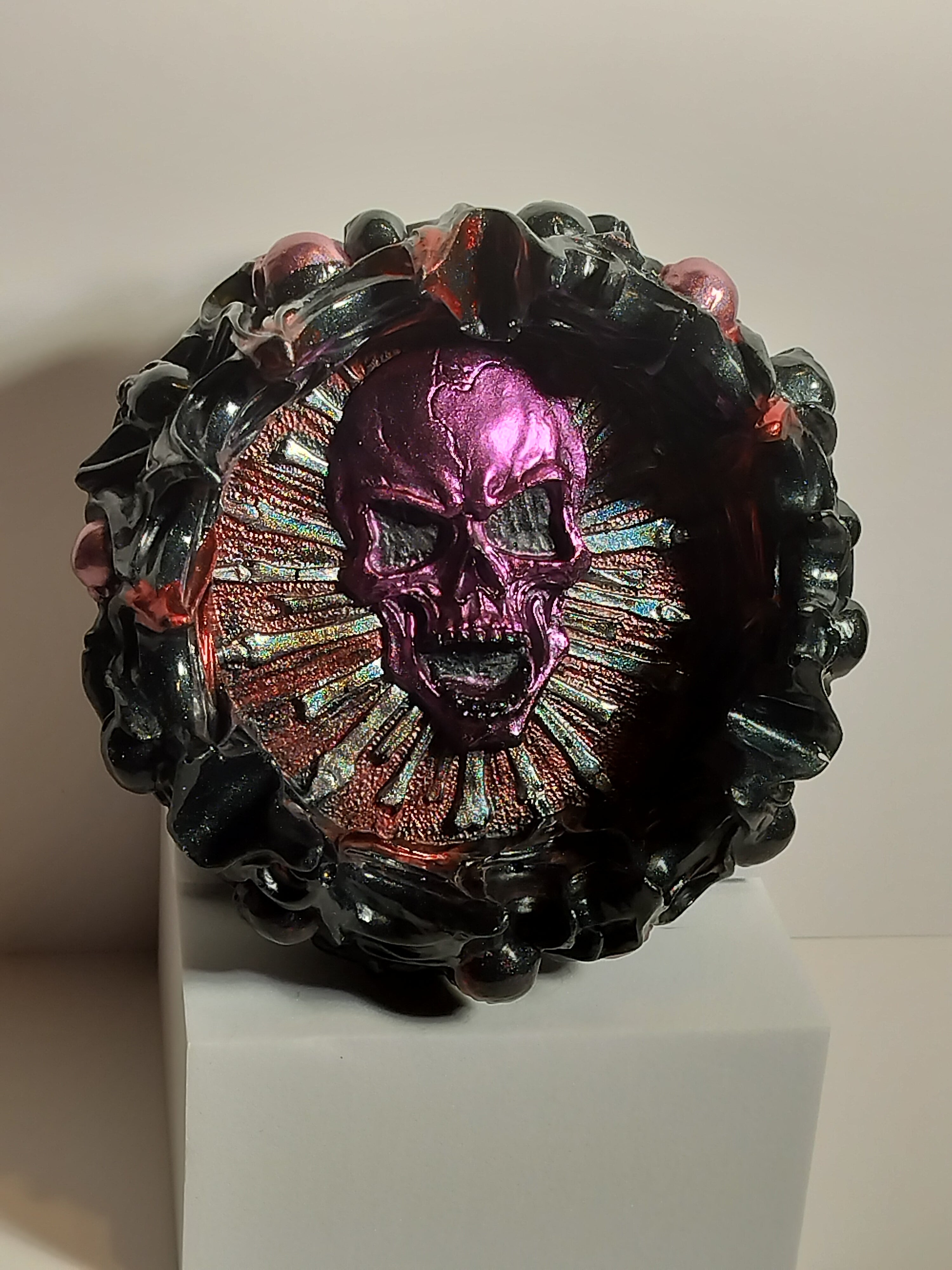 Resin skull ashtray