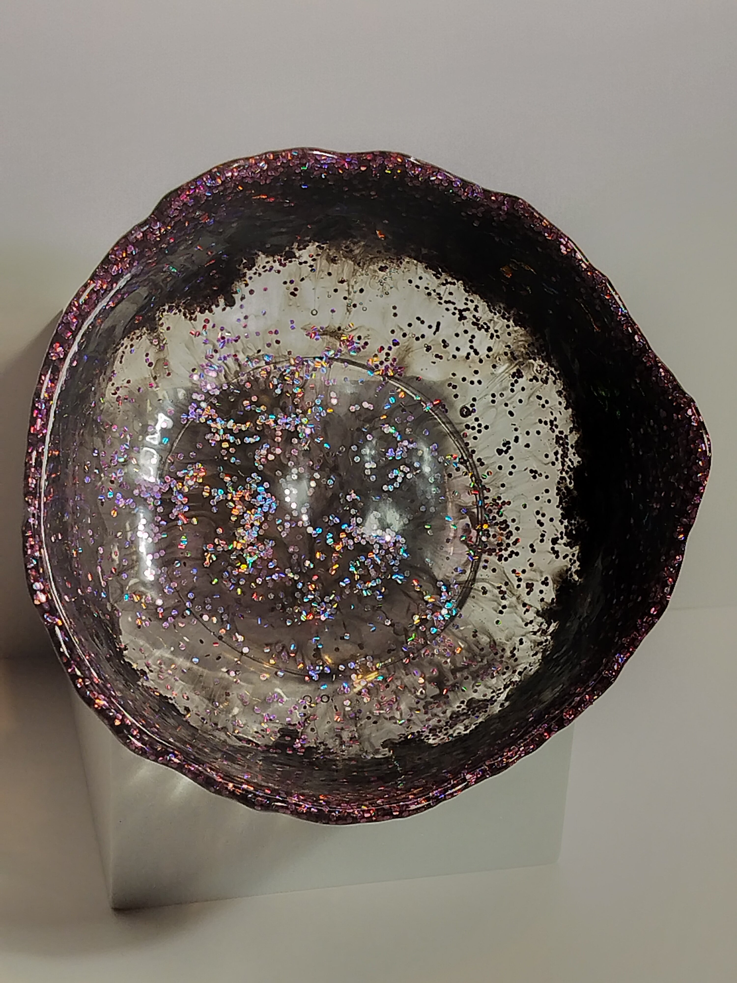 Irregular resin bowl